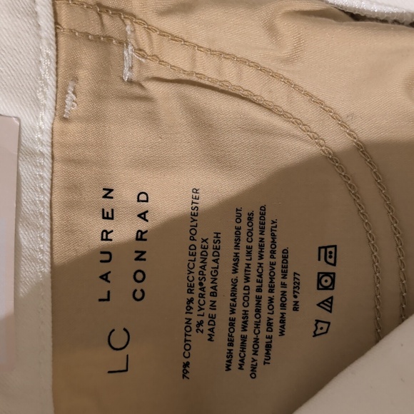 LC Lauren Conrad White Cuffed Short, High Rise. Size 2 Women - Picture 9 of 11